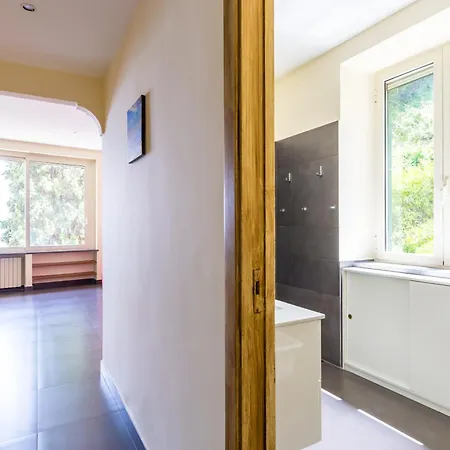 Dolcevita With Parking By Napoliapartments