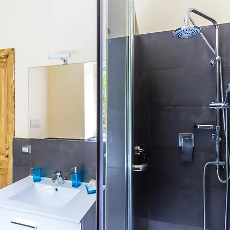 Dolcevita With Parking By Napoliapartments Apartman